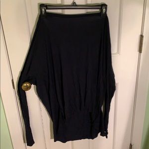 basic long and loose fitting t shirt